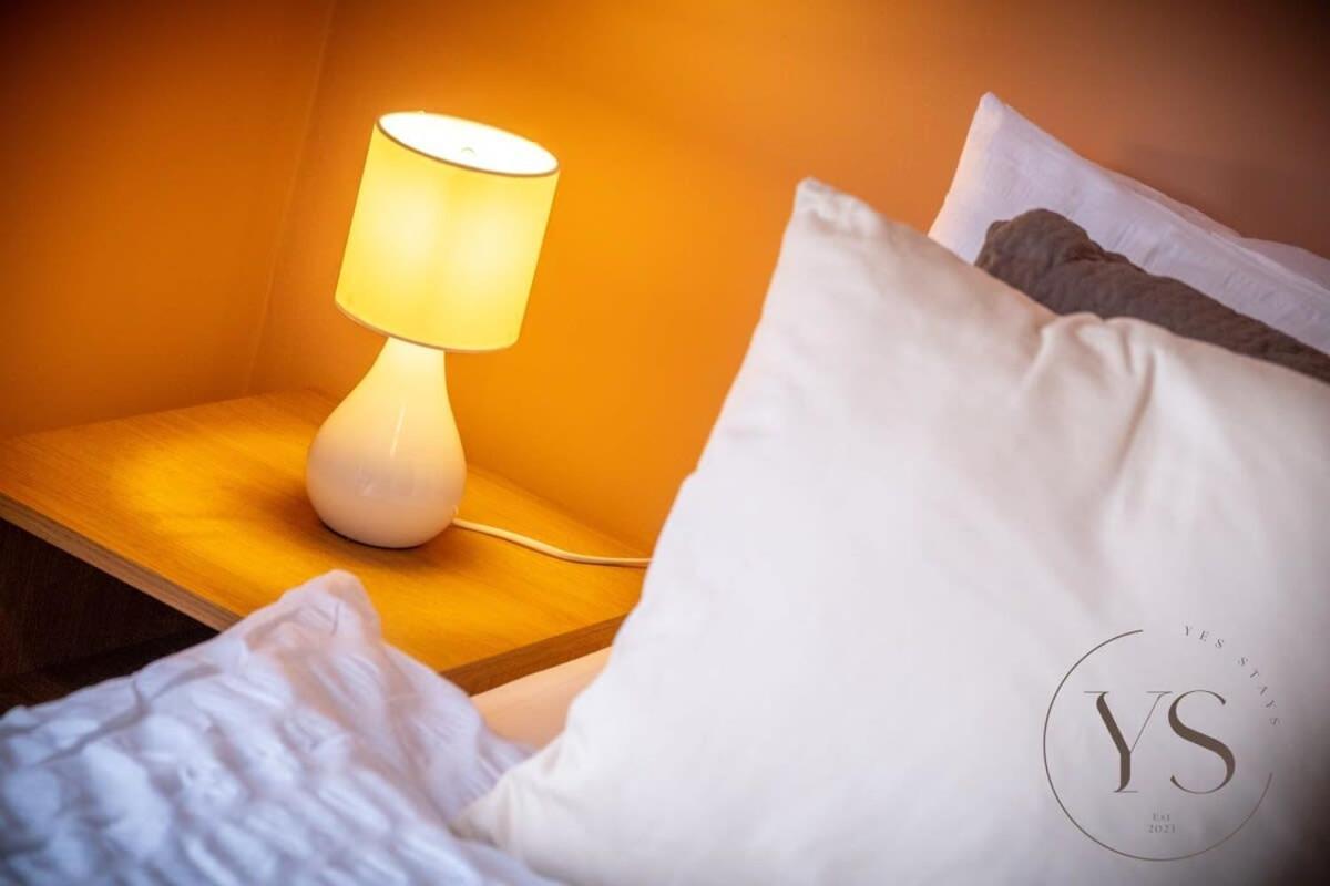 Sienna Longton Studio 2D - Wi-Fi, Alton Towers, Netflix Stoke-on-Trent Esterno foto